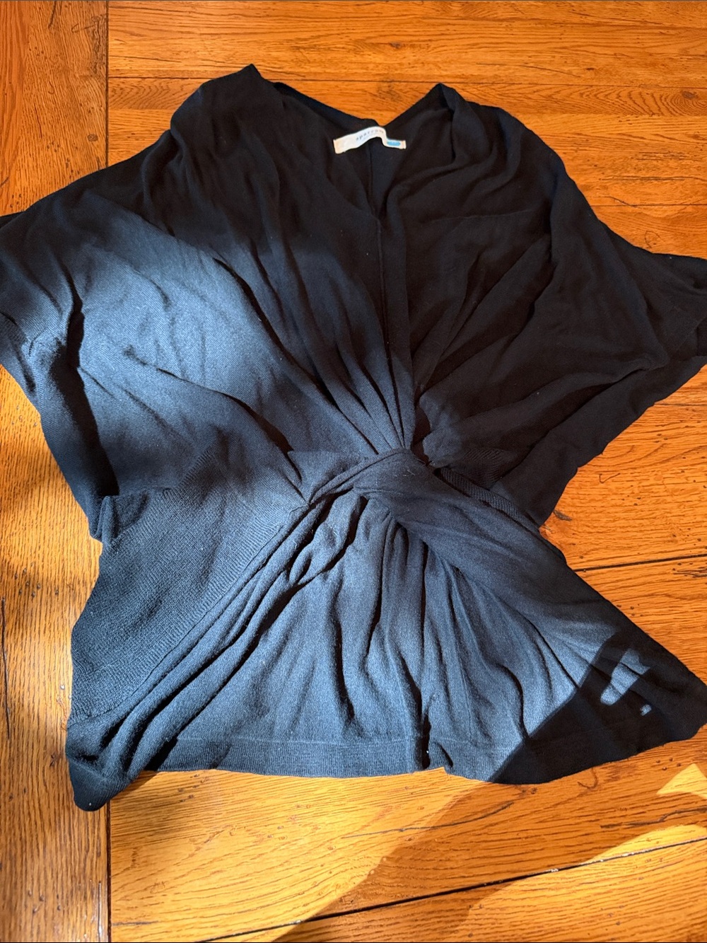 Anthro sparrow Black Twisted-Knot V-Neck Tunic